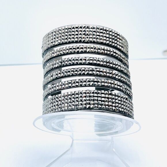 Nwot Multilayer Gunmetal/Black Sparkling Rhinestone Cuff Statement Bracelet - Picture 4 of 7